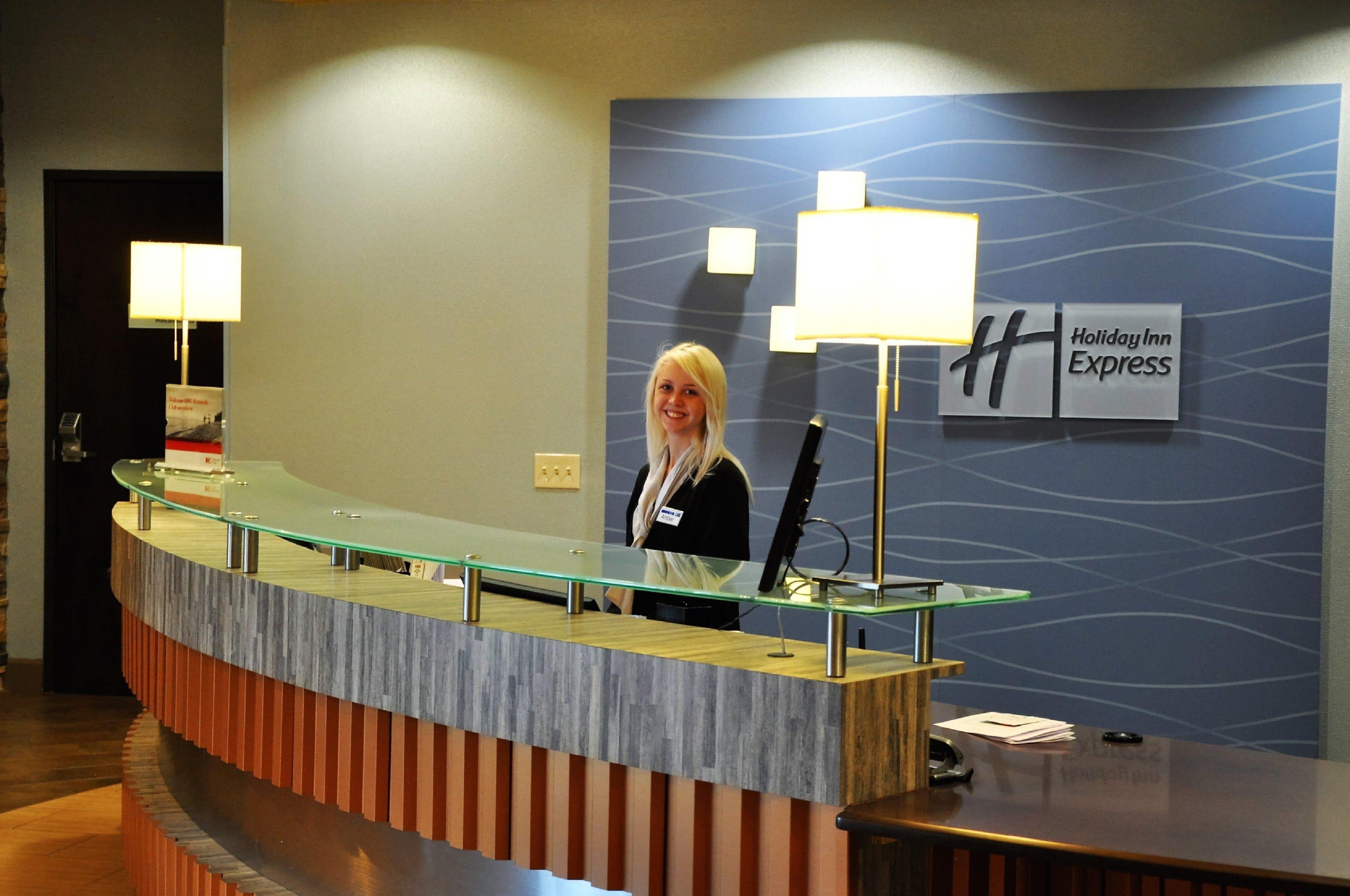 Holiday Inn Express & Suites Perry-National Fairground Area By Ihg Екстериор снимка