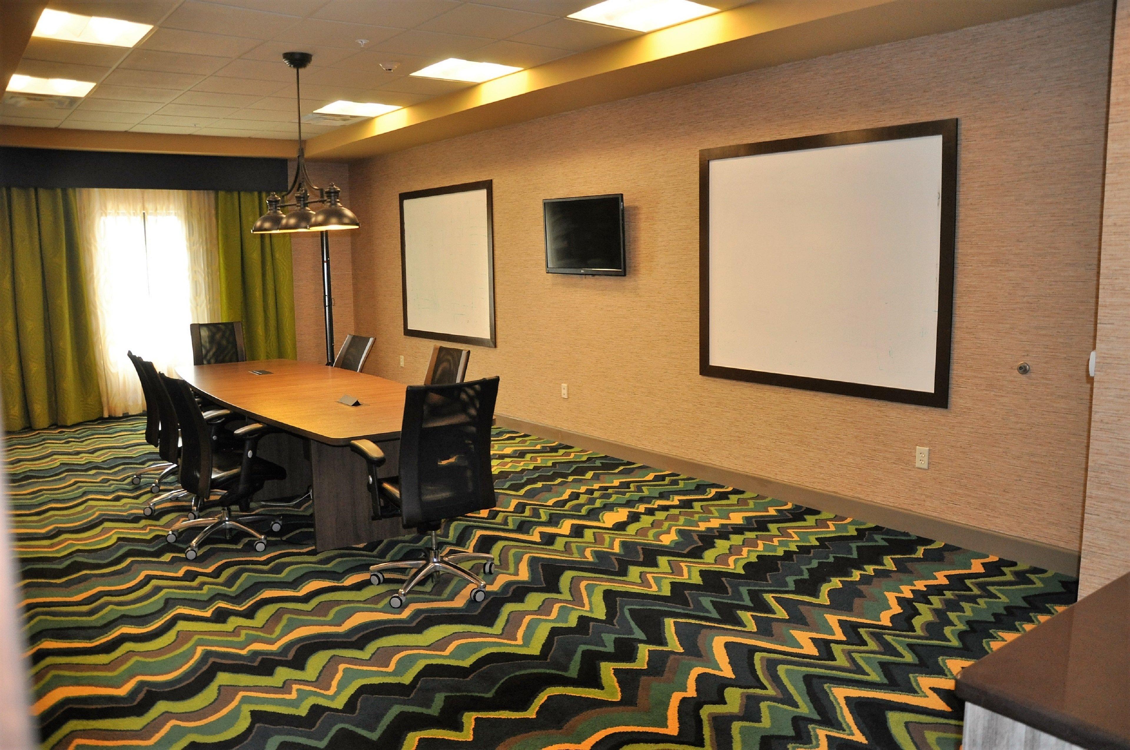Holiday Inn Express & Suites Perry-National Fairground Area By Ihg Екстериор снимка