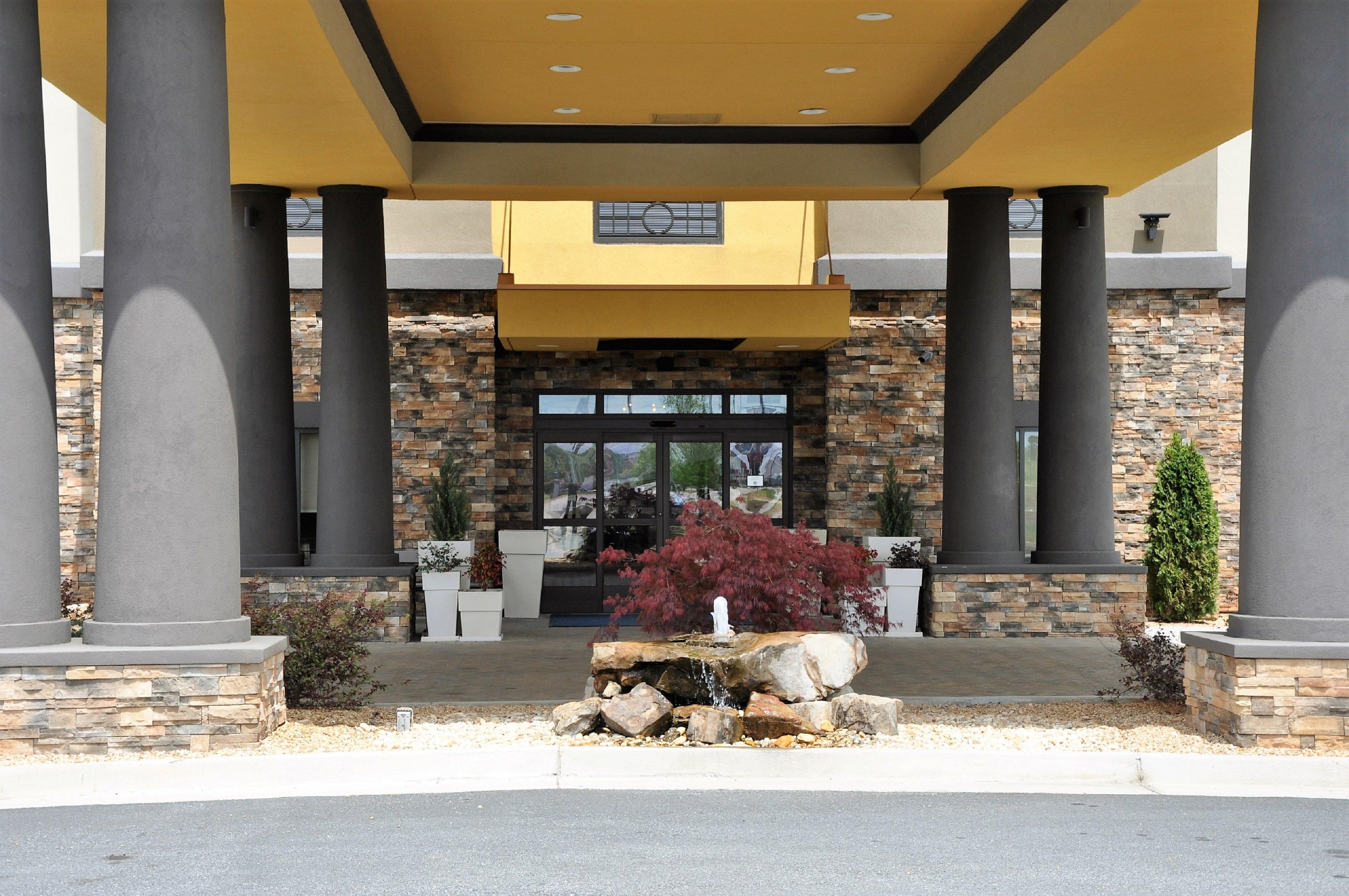 Holiday Inn Express & Suites Perry-National Fairground Area By Ihg Екстериор снимка