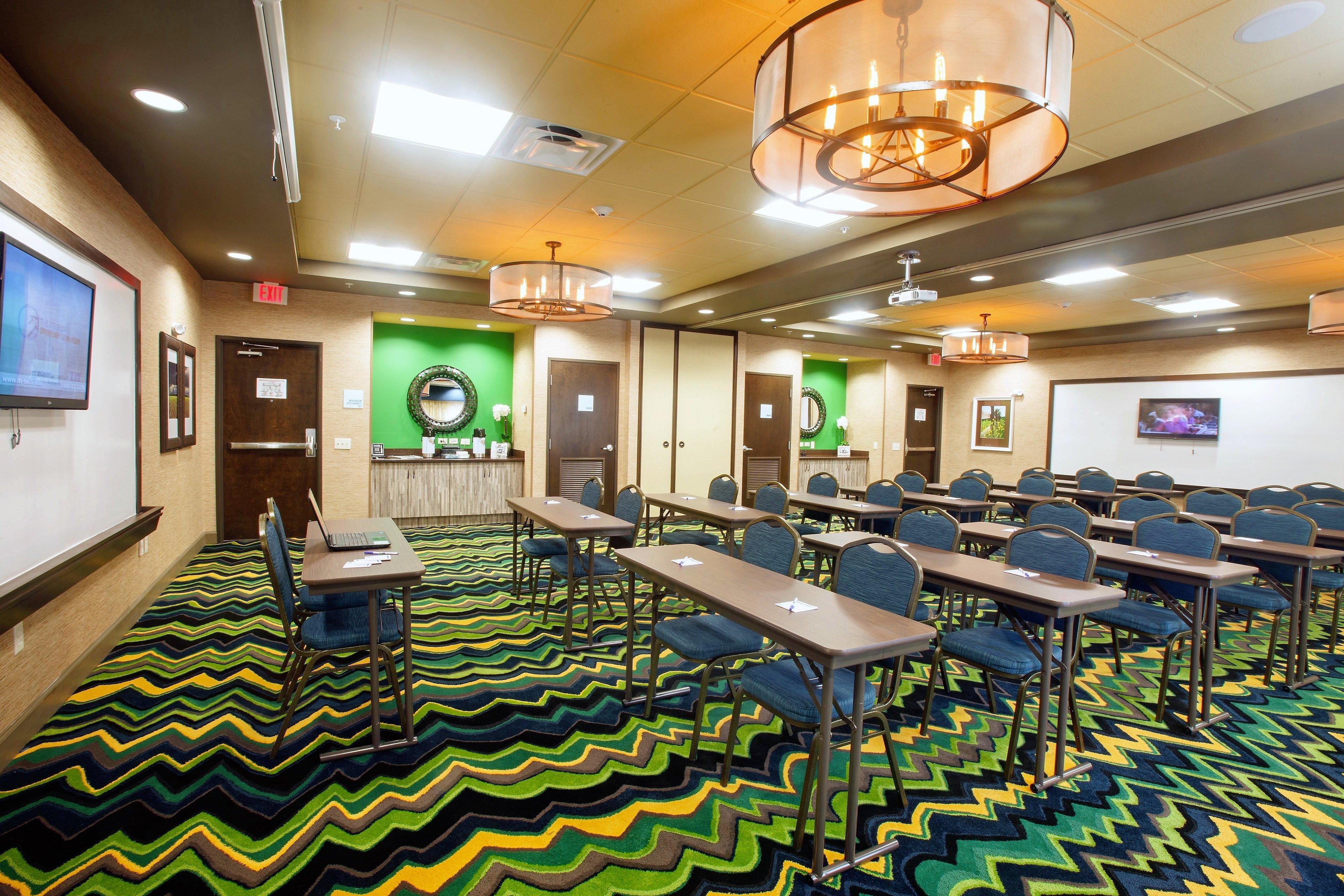Holiday Inn Express & Suites Perry-National Fairground Area By Ihg Екстериор снимка