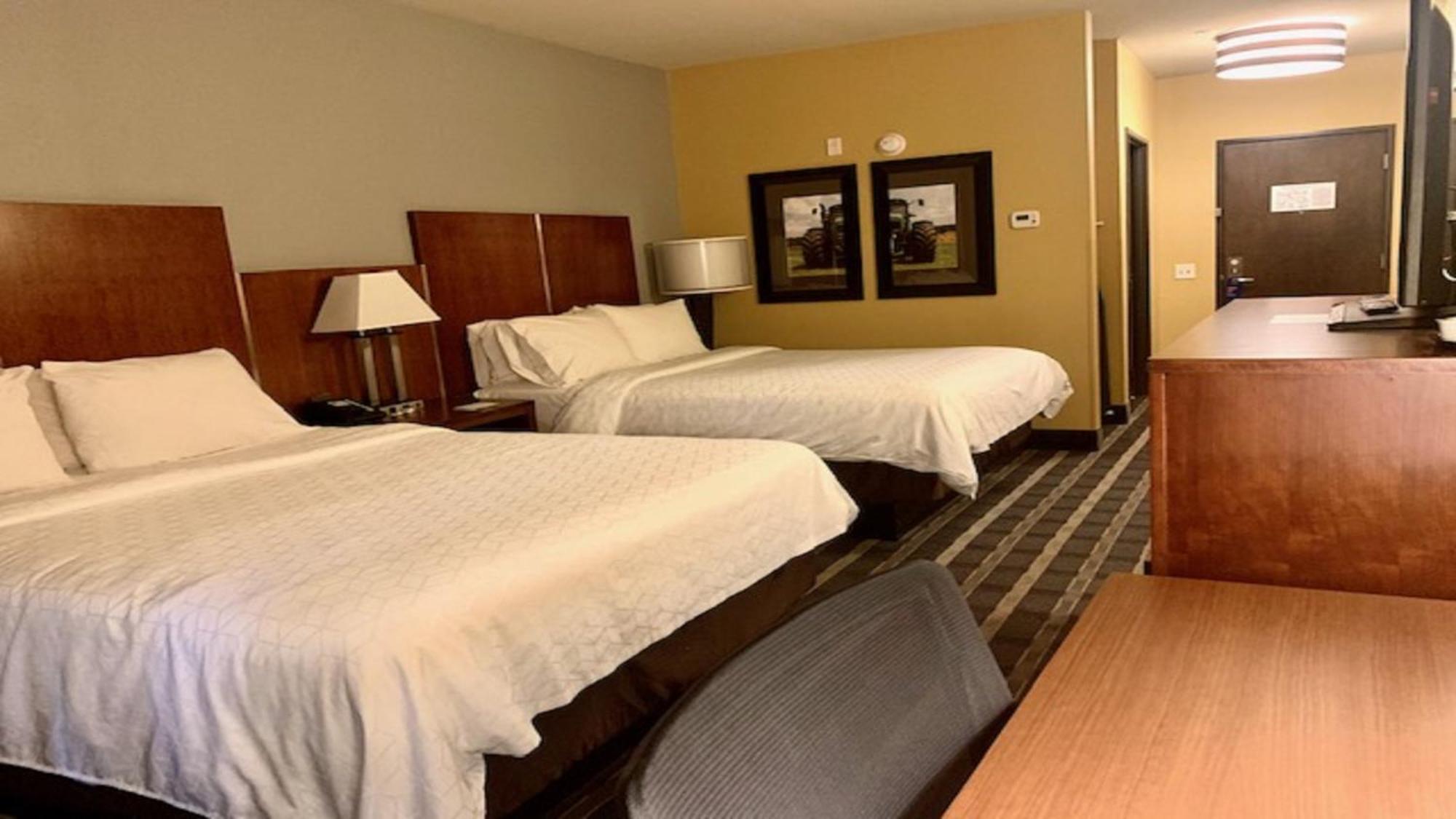 Holiday Inn Express & Suites Perry-National Fairground Area By Ihg Екстериор снимка
