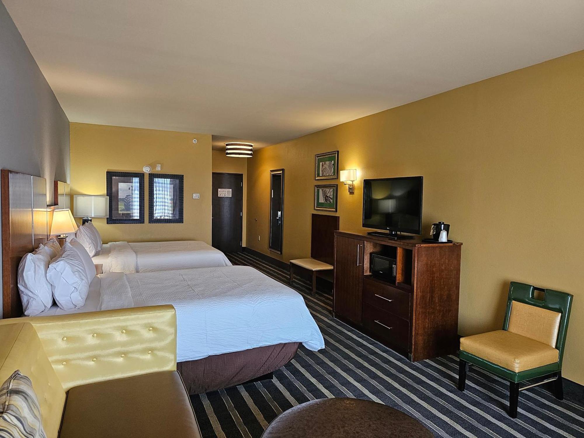Holiday Inn Express & Suites Perry-National Fairground Area By Ihg Екстериор снимка