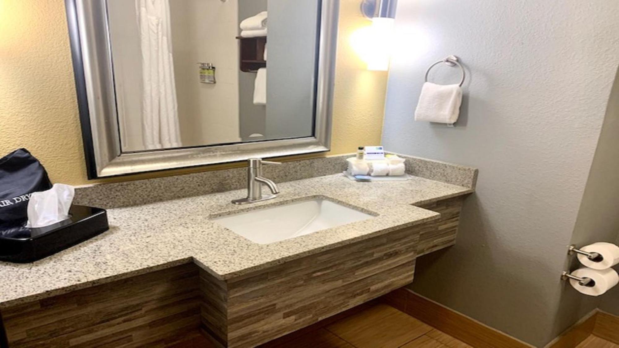 Holiday Inn Express & Suites Perry-National Fairground Area By Ihg Екстериор снимка
