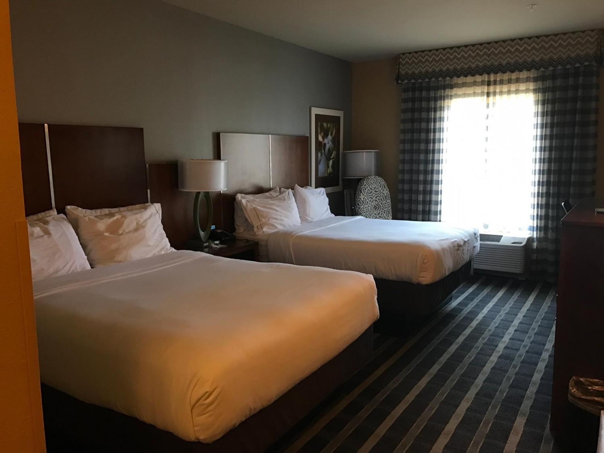 Holiday Inn Express & Suites Perry-National Fairground Area By Ihg Екстериор снимка