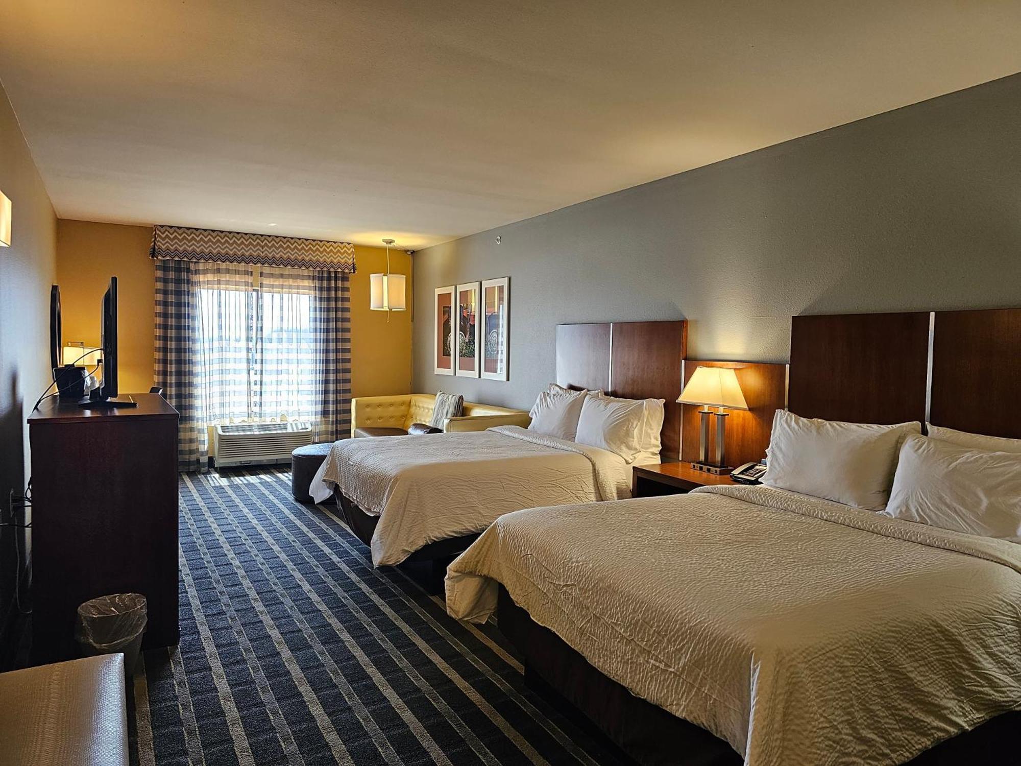 Holiday Inn Express & Suites Perry-National Fairground Area By Ihg Екстериор снимка