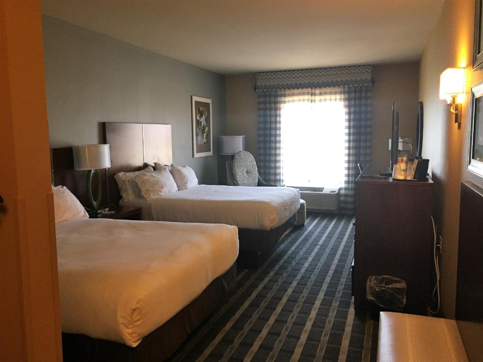Holiday Inn Express & Suites Perry-National Fairground Area By Ihg Екстериор снимка