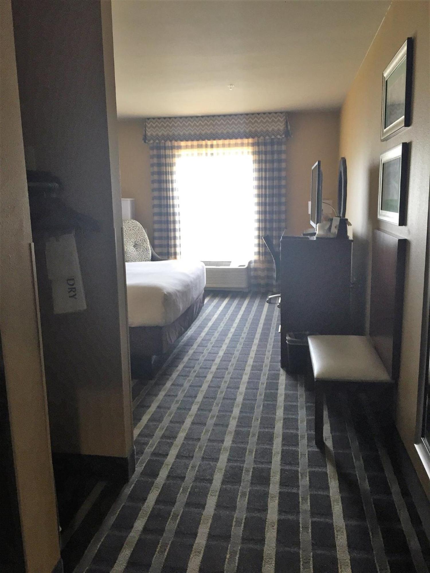 Holiday Inn Express & Suites Perry-National Fairground Area By Ihg Екстериор снимка